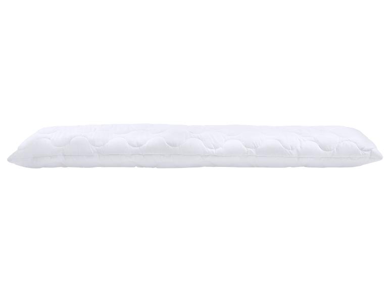 Wit lang kussen met gewatteerd design