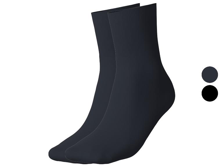 Twee paar donkerblauwe en zwarte sokken