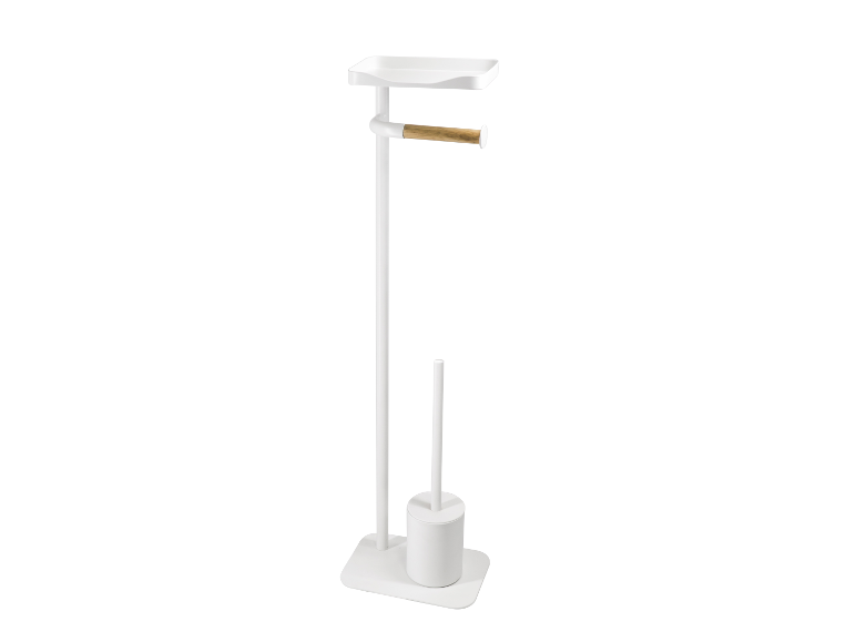 Witte toiletrolhouder en wc-borstel met houten details.