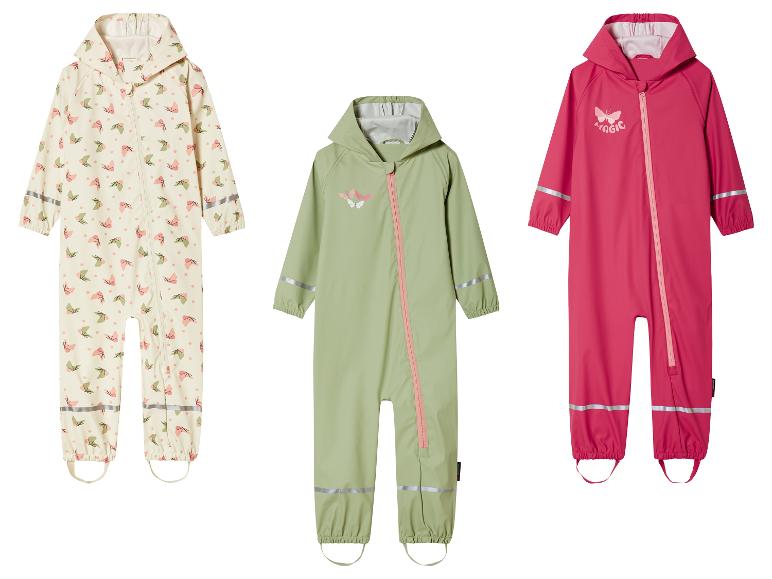 Drie regenpakken voor kinderen met vlinderprints
