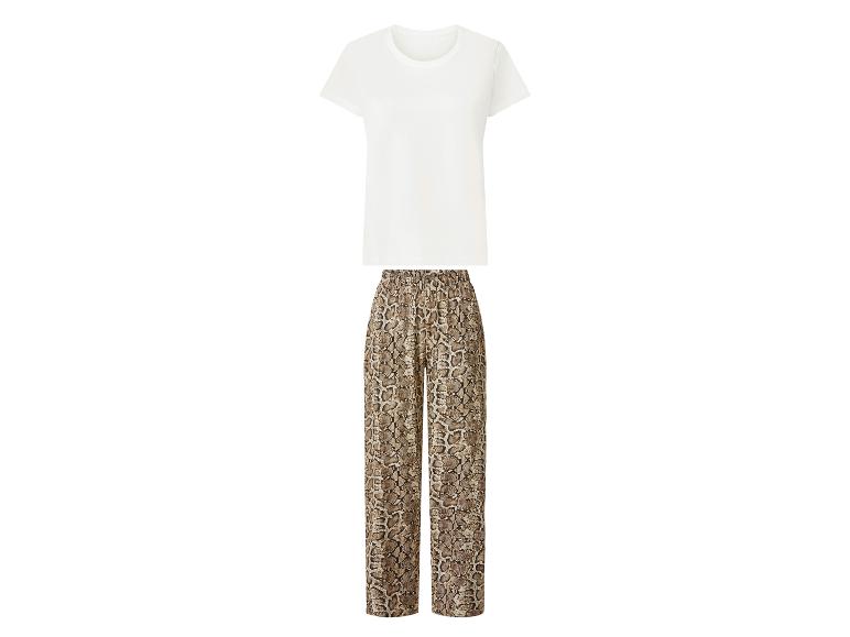 Wit T-shirt en broek met slangenprint.