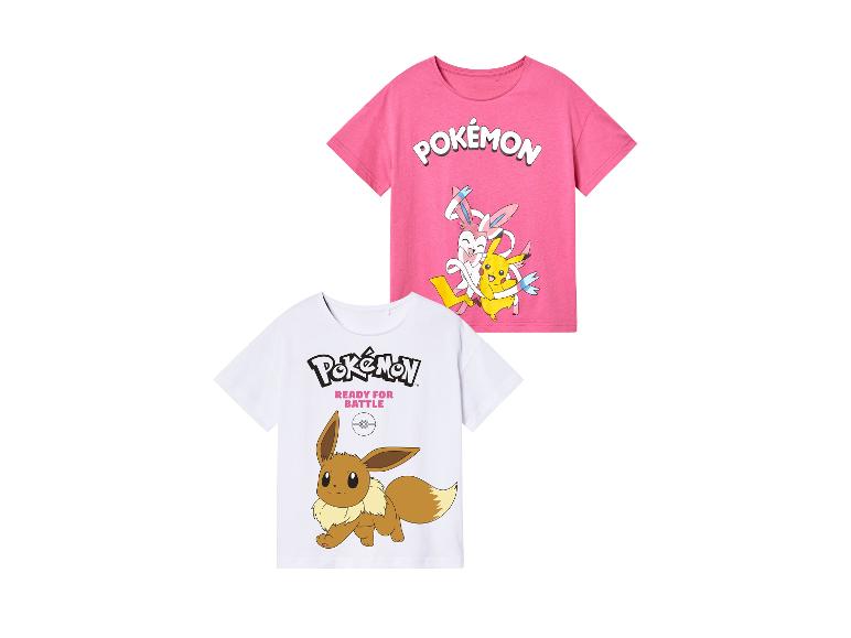 Twee Pokémon T-shirts voor kinderen: een roze met Pikachu en een witte met Eevee.