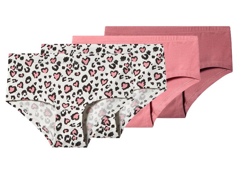 Drie slips: één met luipaardprint met roze harten en twee effen roze en donkerroze.