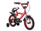 Rode kinderfiets met zijwieltjes en 'FEUERWEHR'-thema.