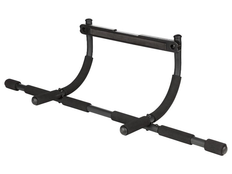 Zwarte deurrekstang met schuimrubberen handvatten.