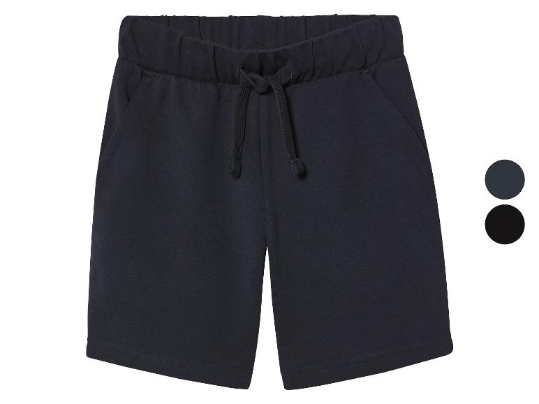 Jogging shorts voor kinderen, verkrijgbaar in zwart en donkerblauw.