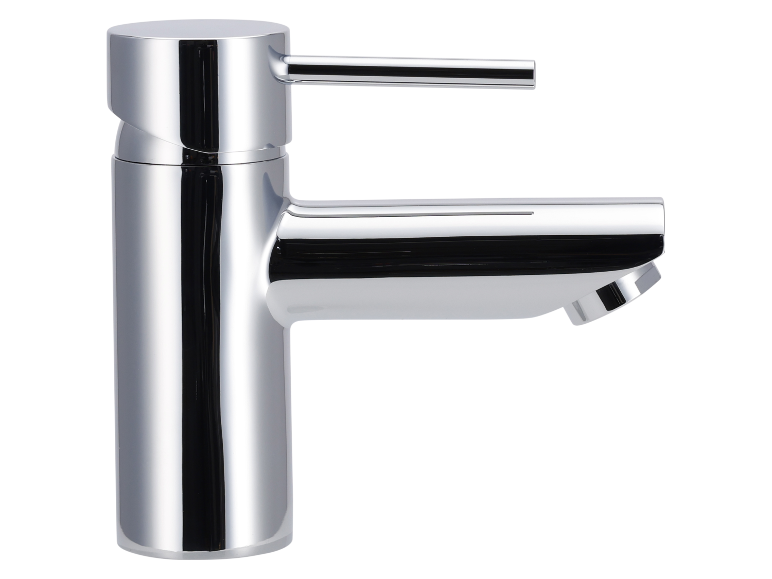 Moderne éénhendelmengkraan in glanzend chroom.