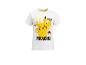 Wit kinder-T-shirt met een grote Pikachu-print, gele bliksemschichten en de tekst 'PIKACHU'.