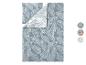 Dekbedovertrek en kussensloop set met bladpatroon in grijsblauw en wit.