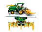 Een LEGO Technic John Deere 9700 trekker met maaier