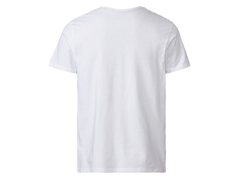 Een wit T-shirt met korte mouwen.