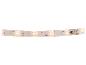 Een witte LED-strip met warmwitte en koudwitte LED's, met aansluitpunten.