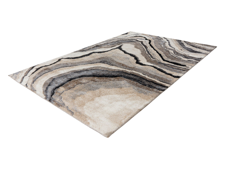 Modern tapijt met marmerpatroon, beige en grijze tinten.