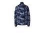 Fleecejack met blauw-wit camouflagepatroon en klein neongeel logo op de kraag.