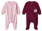Twee schattige baby slaappakjes; één roze gestreept, één bordeauxrood met een beerontwerp.