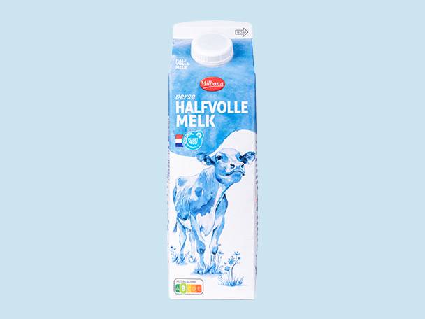 Een pak halfvolle melk van Milbona met een blauw-witte koe erop.