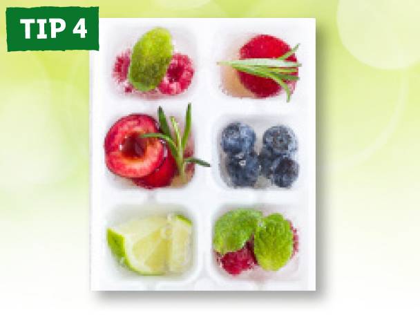 Maak ijsklontjes van fruit en verse kruiden