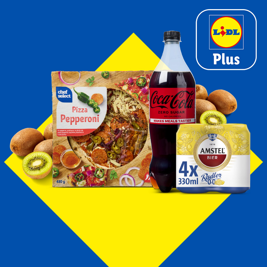 Chef Select Pizza Pepperoni, Coca-Cola Zero Sugar, Amstel Radler 0.0 en kiwi's op een blauw-gele achtergrond.