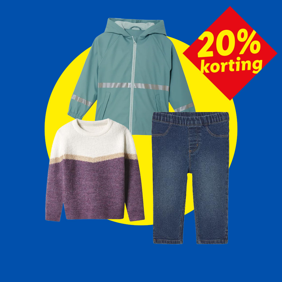 Kinderkleding: een blauwgroene regenjas, een paarse trui en een spijkerbroek, met 20% korting.