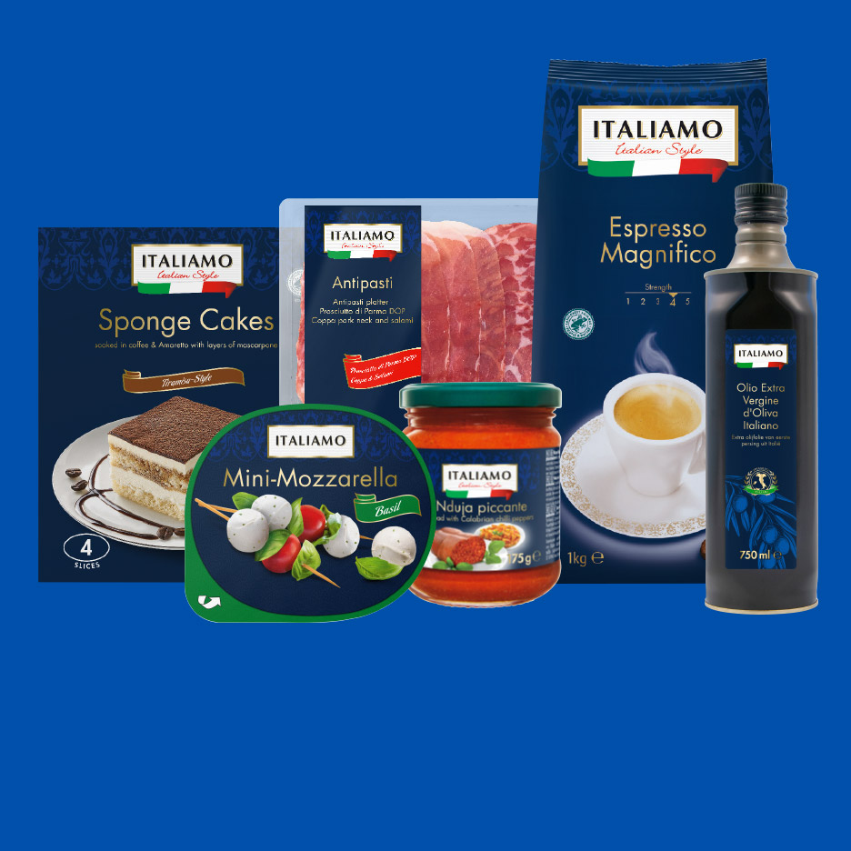 Een assortiment Italiaanse producten, waaronder espresso, olijfolie, tiramisu, antipasti, mozzarella en pittige 'nduja.