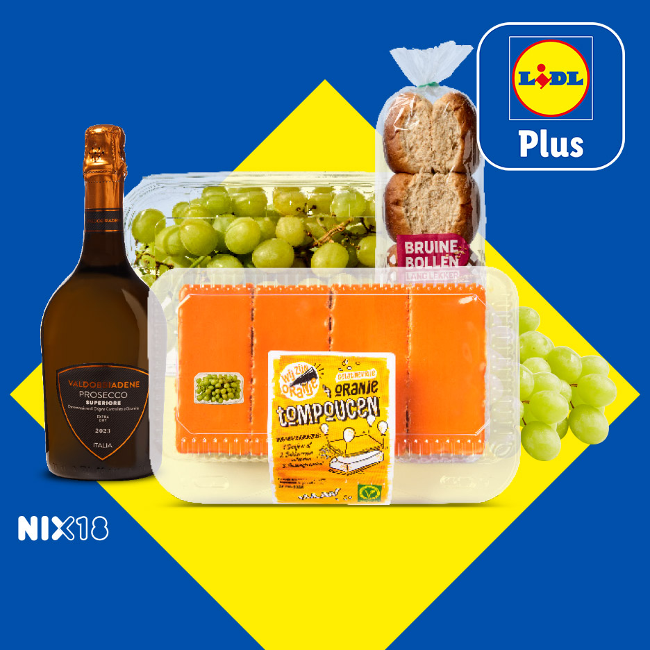 Een fles prosecco, druiven, bruine broodjes en oranje tompoucen op een blauw-gele achtergrond met het Lidl Plus logo.